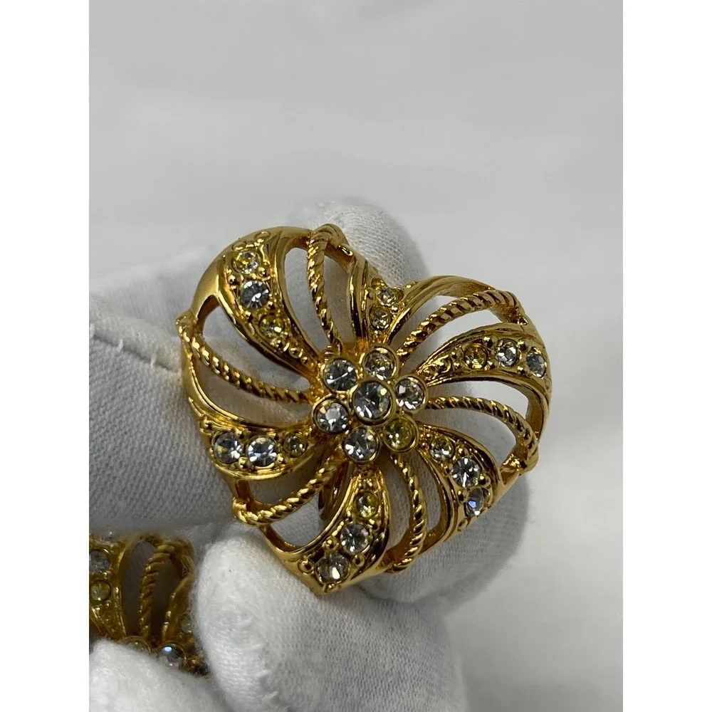 Avon Romantic Trellis Heart Clip On Earrings Gold Tone Rhinestone Swirl Vintage
